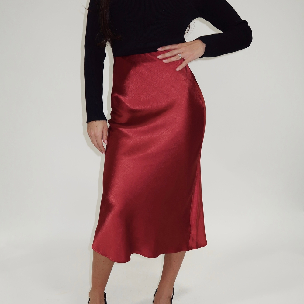 Chic Satin Midi Skirt in Deep Red